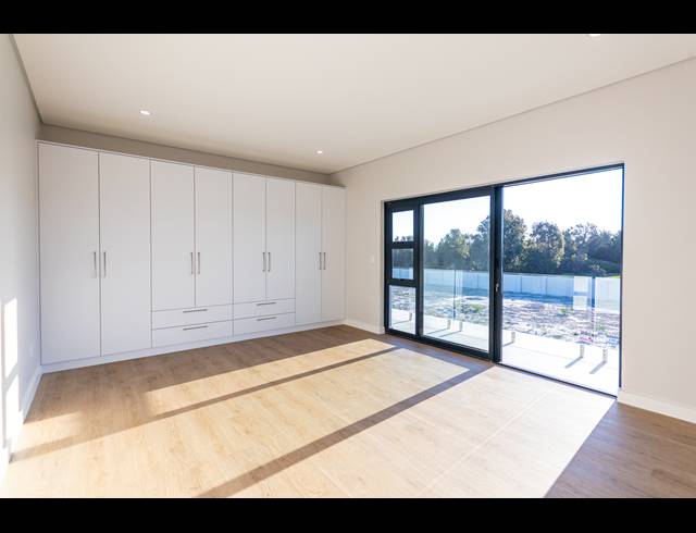 4 BEDROOM FREEHOLD FOR SALE IN SANDOWN